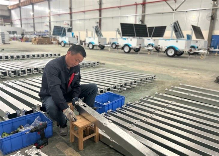 9 Meter Electric Lifting Telescopic Mast For Solar Trailers price